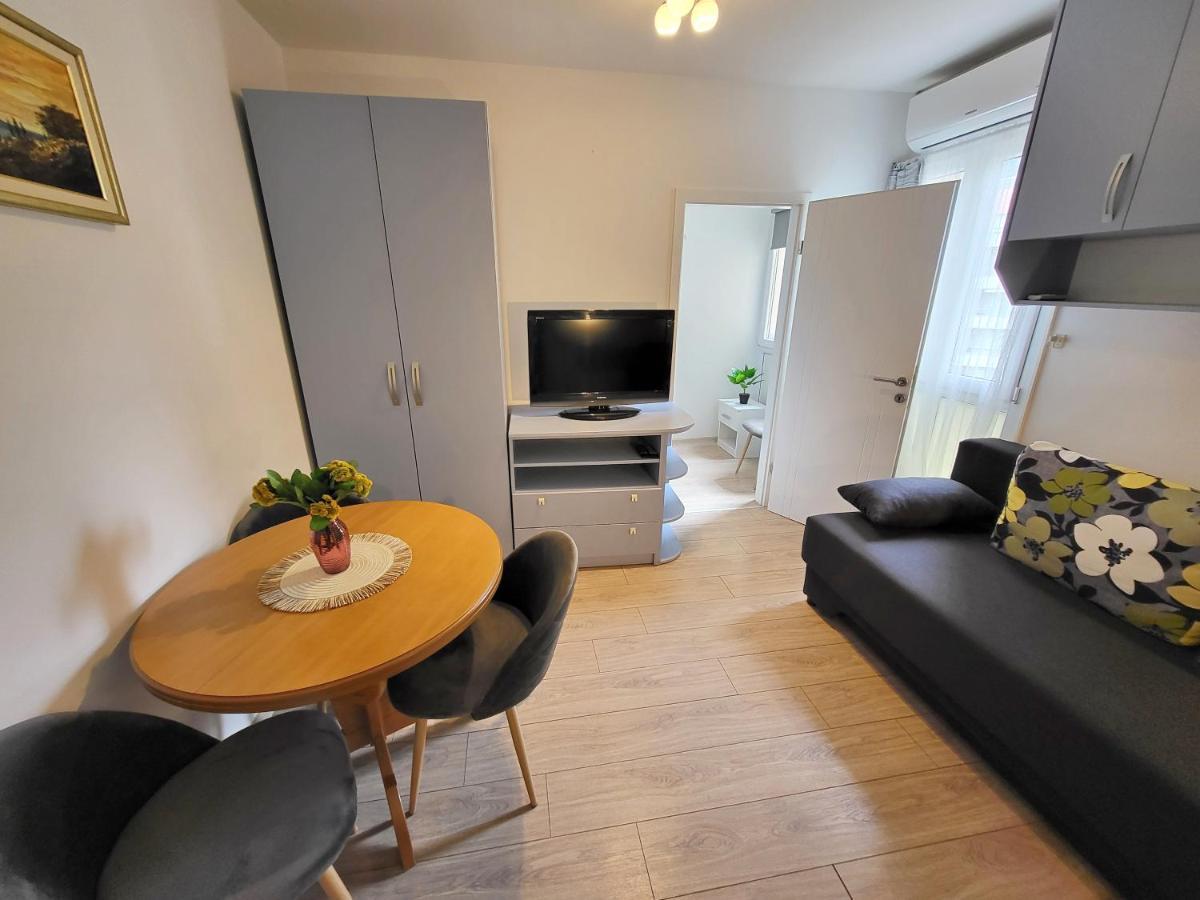 Mali Apartman U Centru Makarska Luaran gambar
