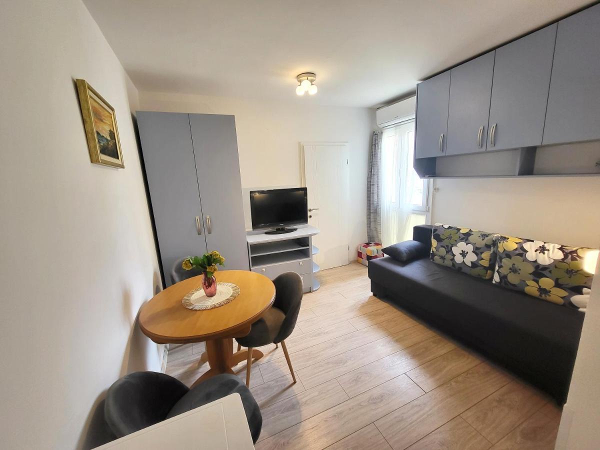 Mali Apartman U Centru Makarska Luaran gambar