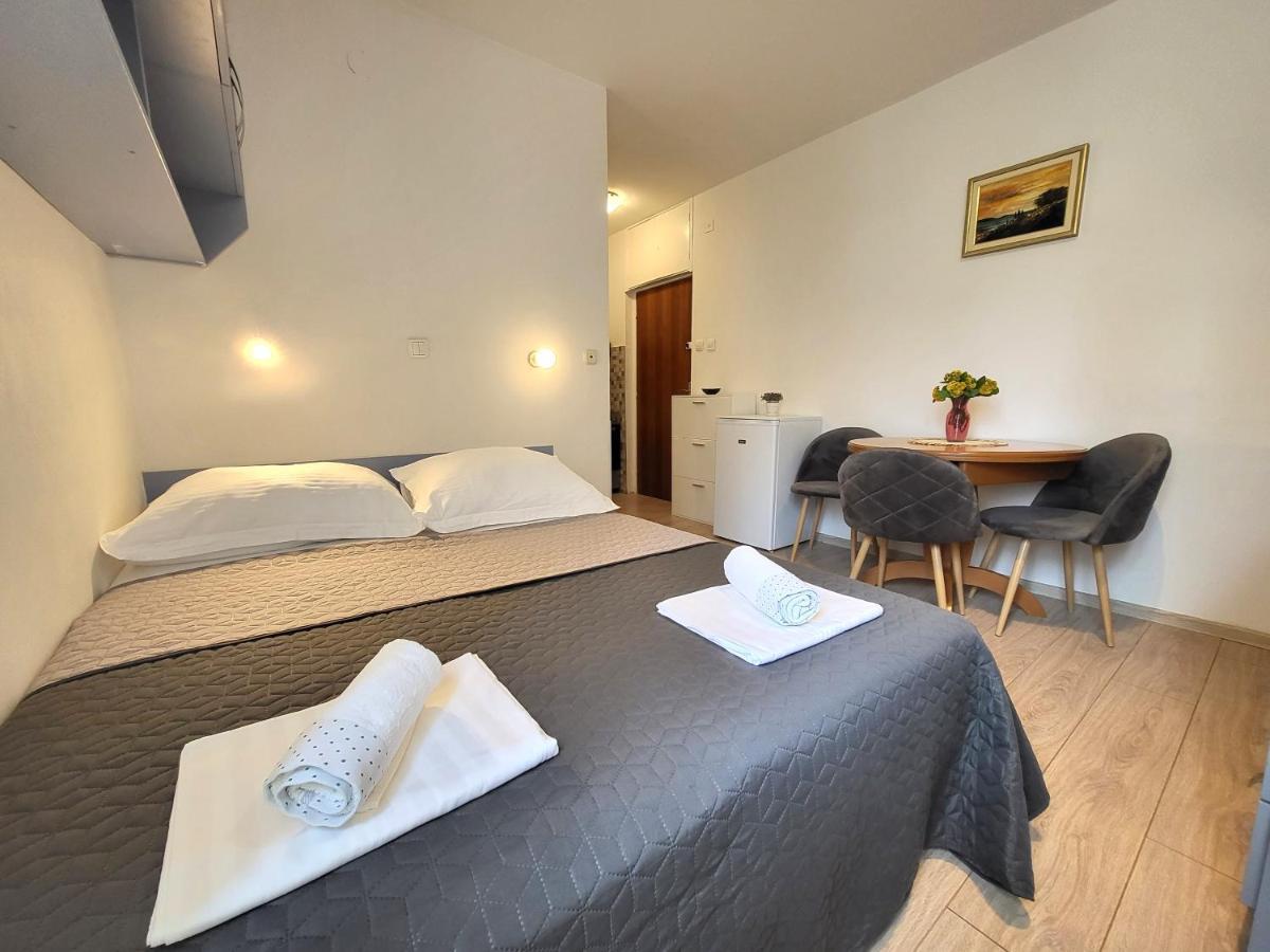 Mali Apartman U Centru Makarska Luaran gambar